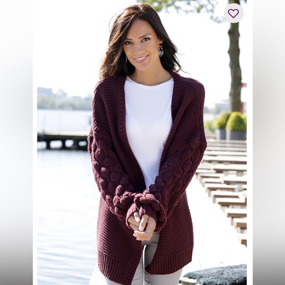 Pretty oversized knit cardigan in maroon - burgundy. Oversized and comfy. Size S